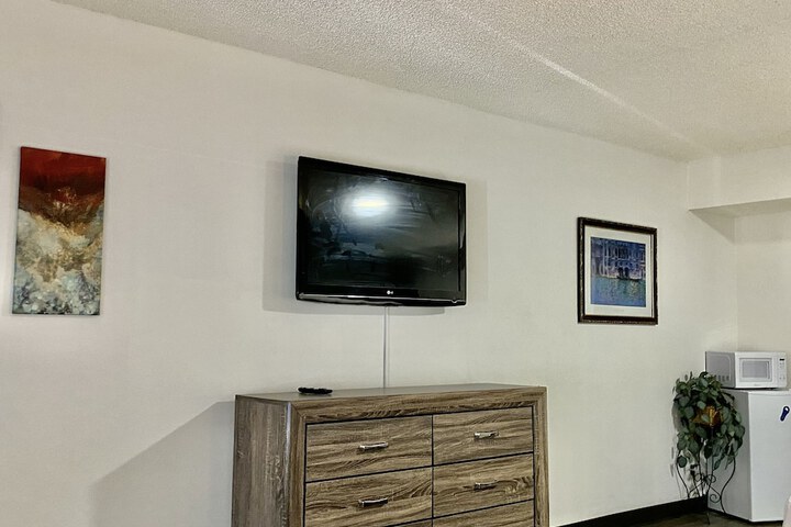 Room 12 of 15