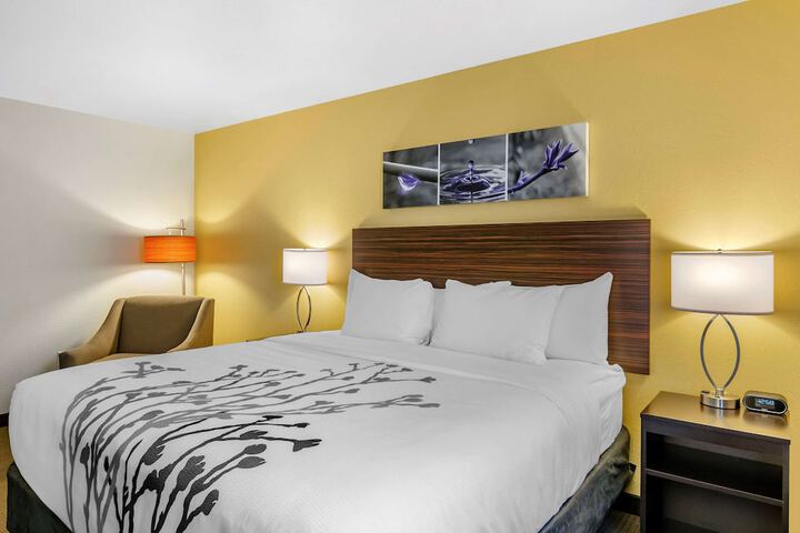 Room 14 of 36