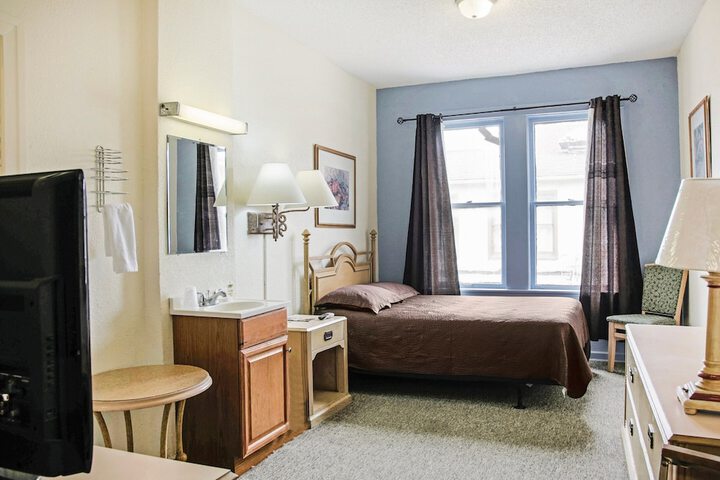 Room 40 of 77