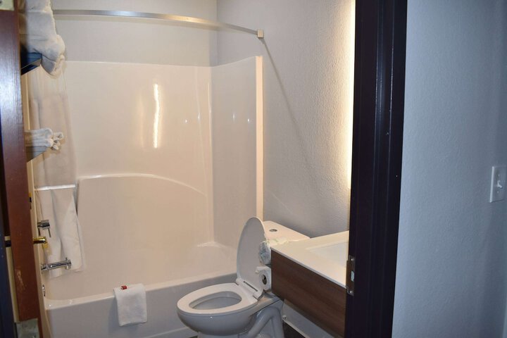 Room 48 of 65