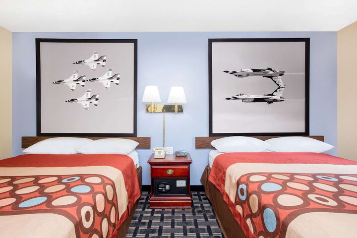 Room 8 of 24