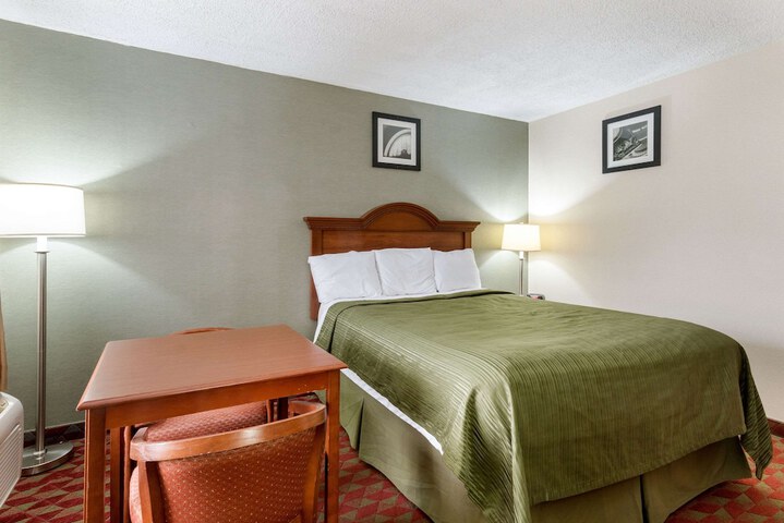 Room 14 of 30