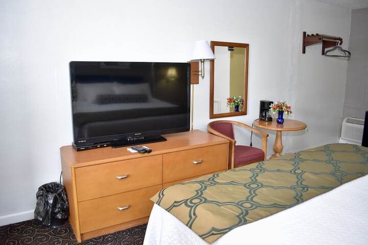 Twi-Lite Inn