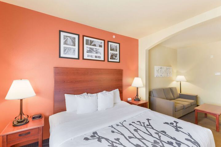 Room 25 of 53