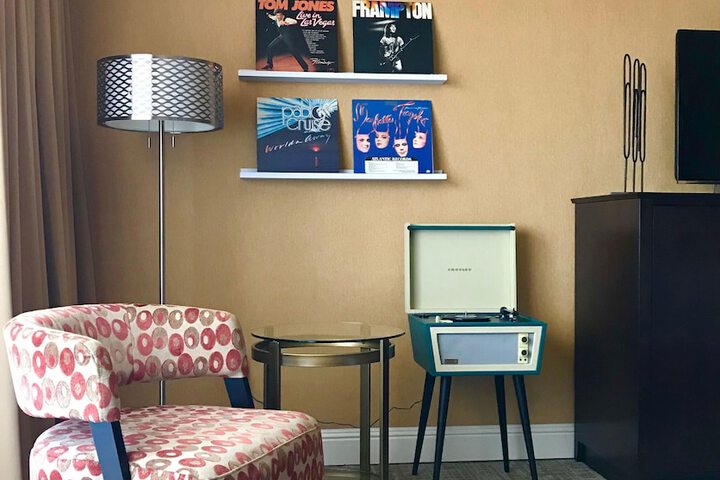 Room 27 of 54