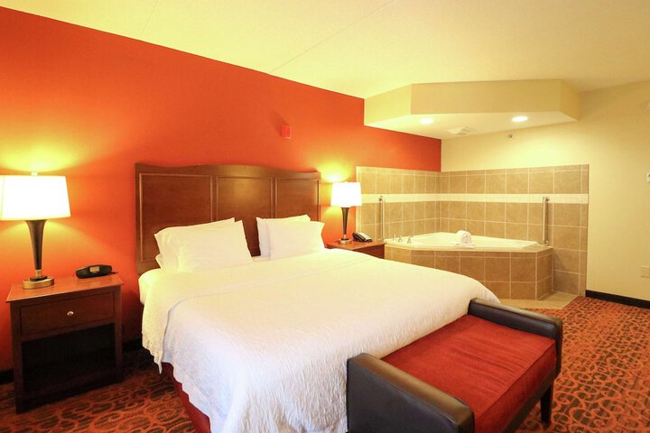 Room 32 of 83