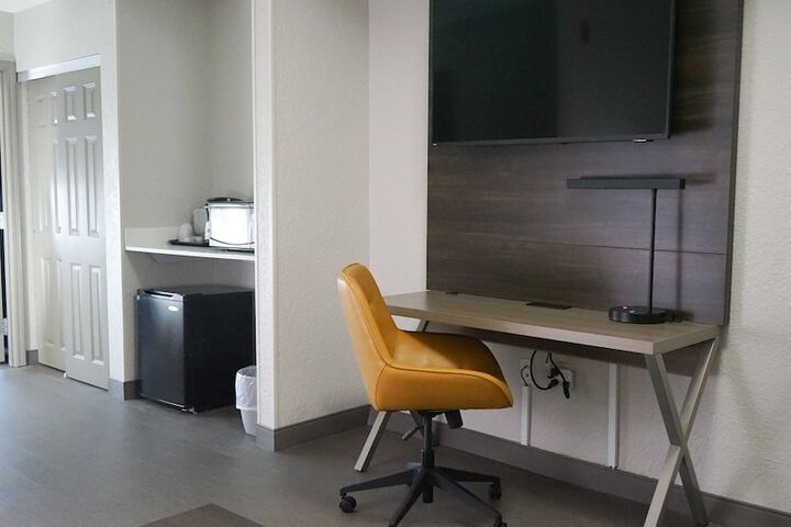 Room 49 of 66