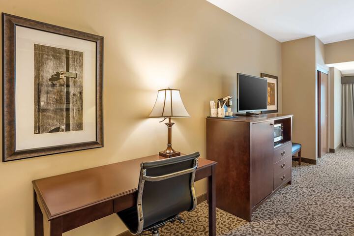 Room 35 of 68