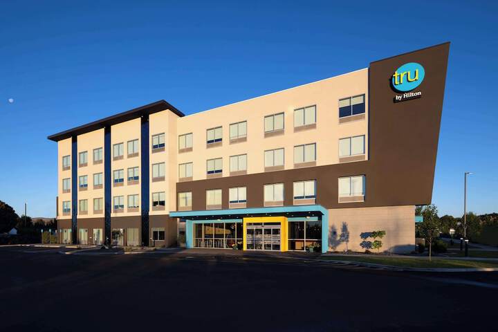 Tru by Hilton Yakima Airport