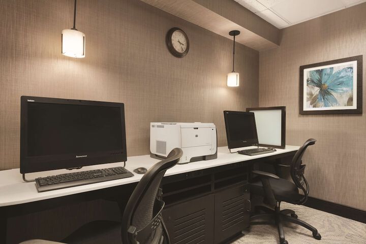 Business Center 35 of 36