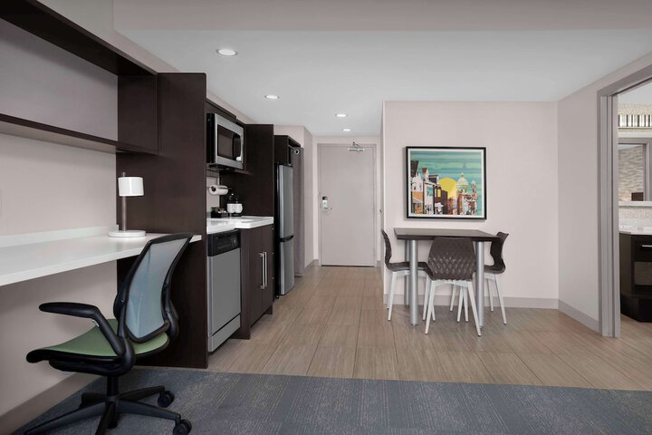 Room 18 of 48