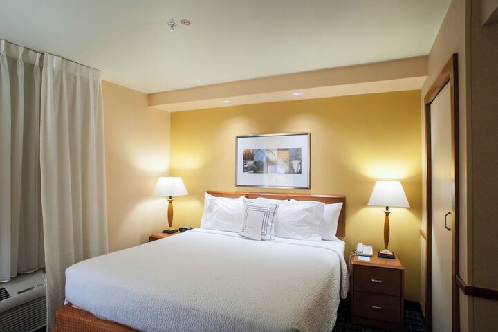 Room 12 of 18