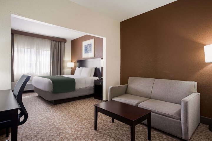 Room 19 of 33