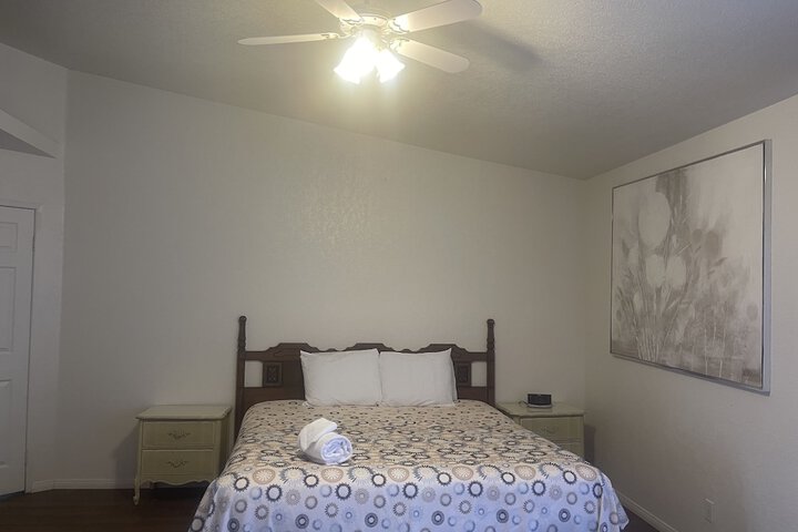 Room 83 of 143