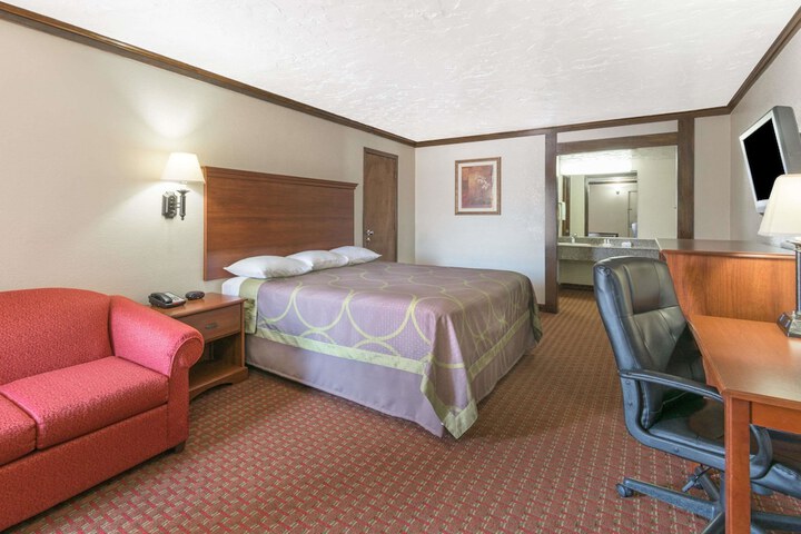 Room 12 of 13