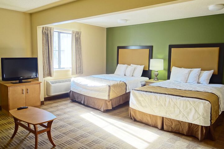 Room 27 of 34