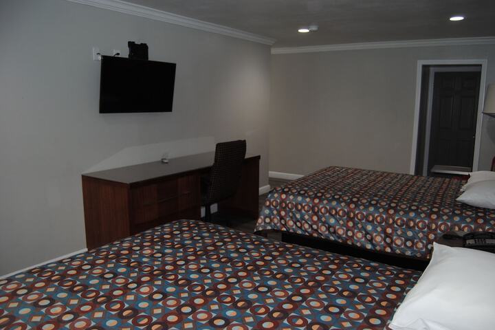 Room 35 of 69
