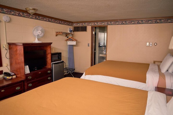Room 8 of 14