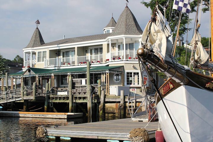 Grand Harbor Inn