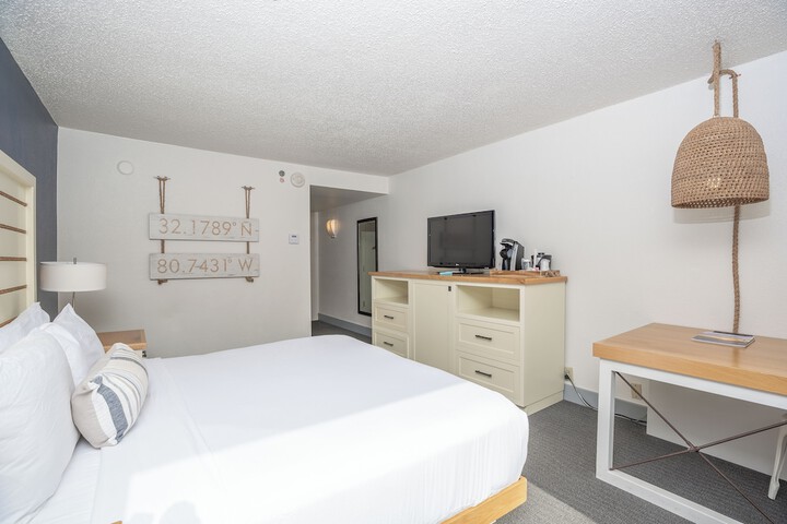 Room 73 of 168