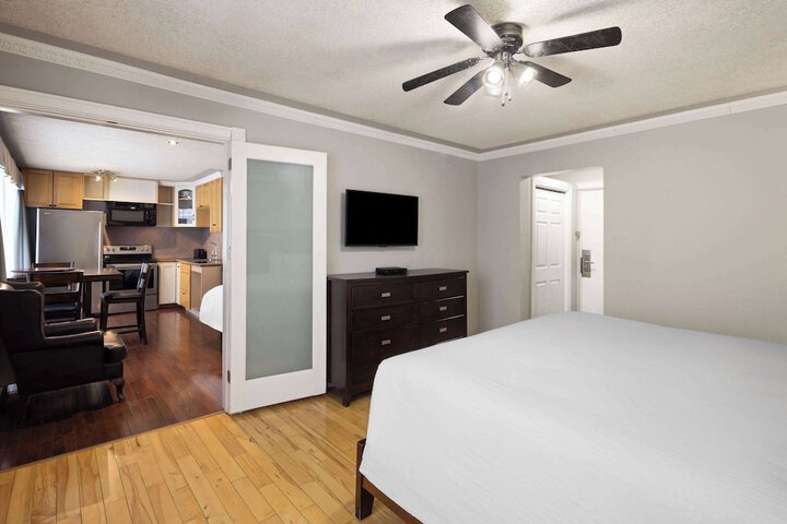 Room 37 of 53