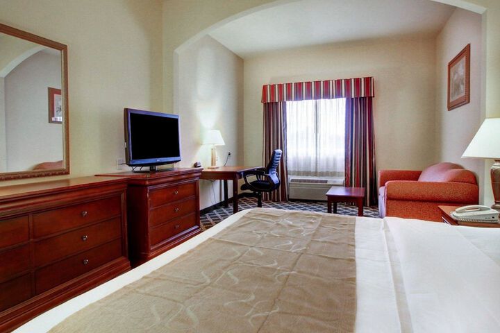 Room 10 of 33
