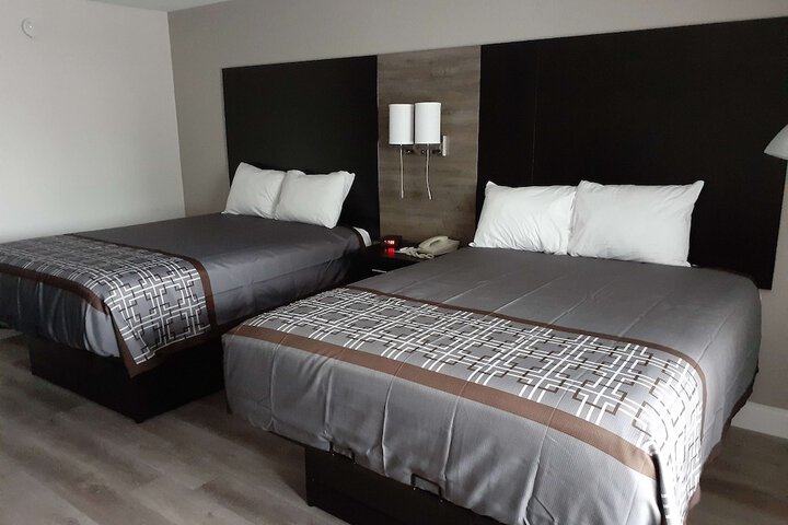 Room 6 of 9
