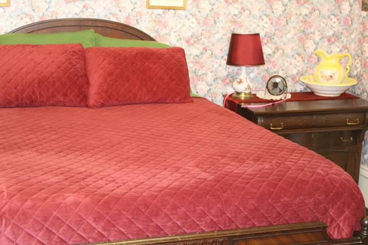 The Mays Place Bed and Breakfast