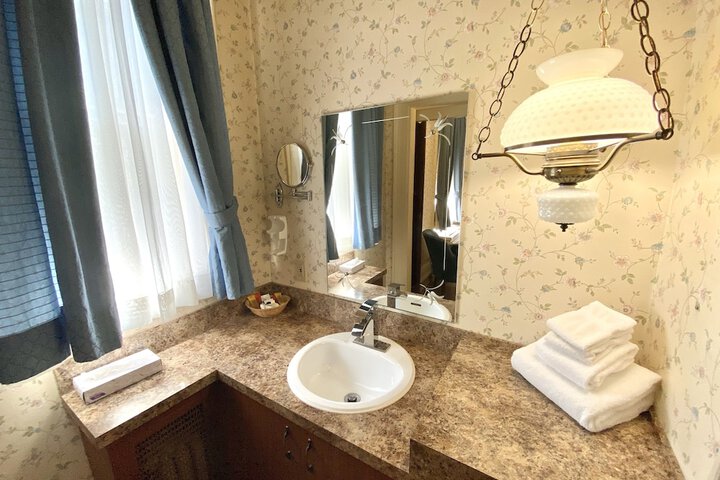 Room 15 of 91
