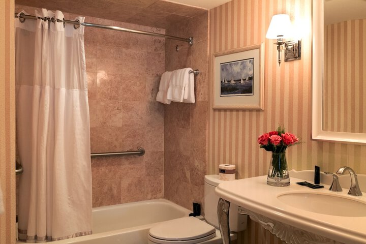 Room 25 of 59