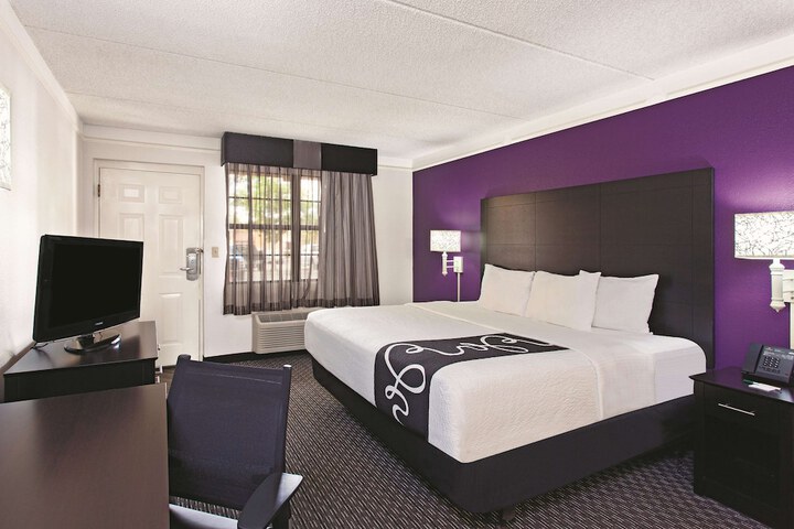Room 46 of 61