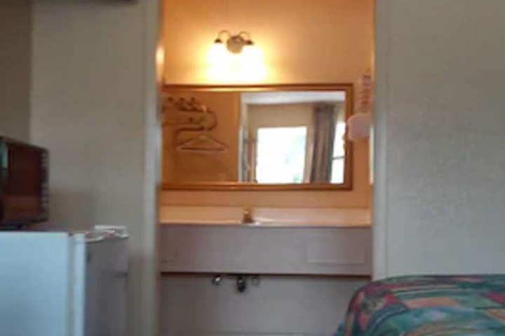 Room 39 of 48