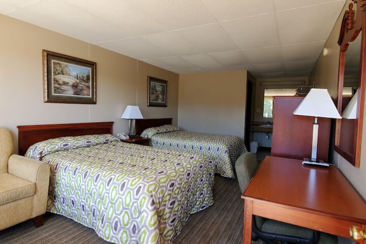 Room 4 of 13