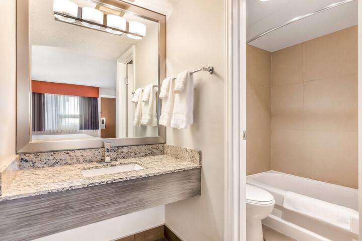 Days Inn by Wyndham Airdrie