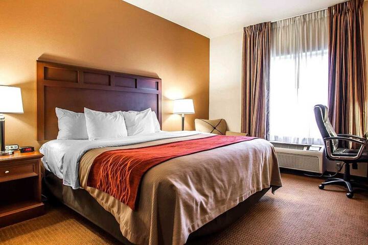 Comfort Inn & Suites Grinnell near I-80