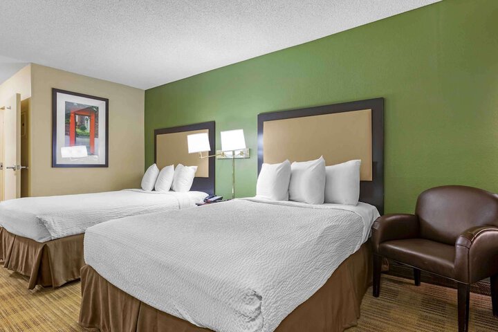 Room 17 of 27