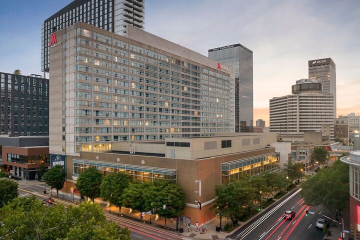 Hotel 3 of 100