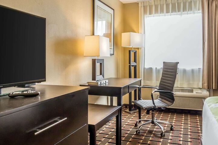 Room 10 of 24