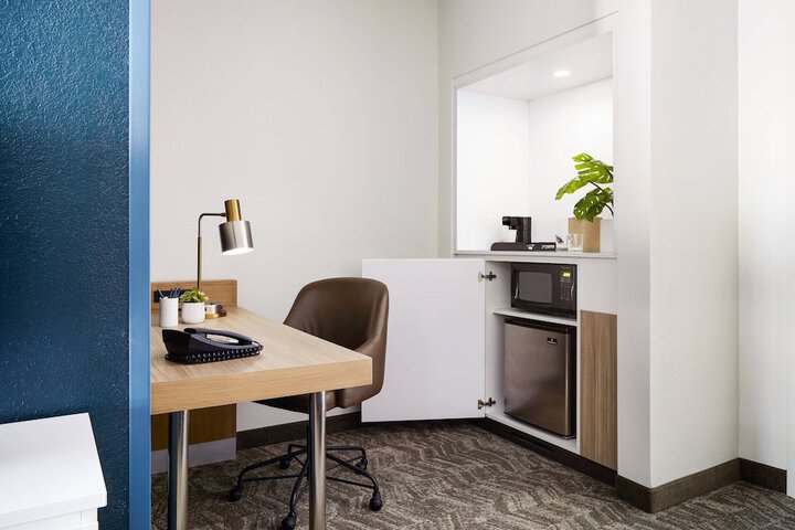 Room 8 of 24