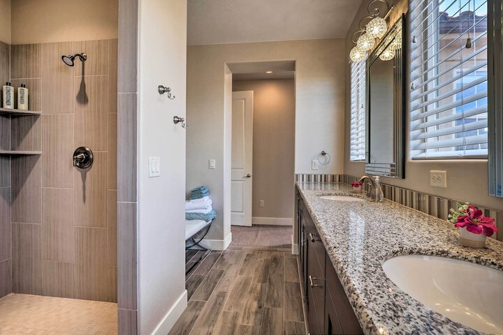 Utah Home w / Pool & Hot Tub Access Mtn Views!
