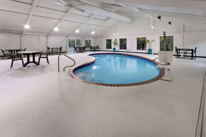 Pool 4 of 40