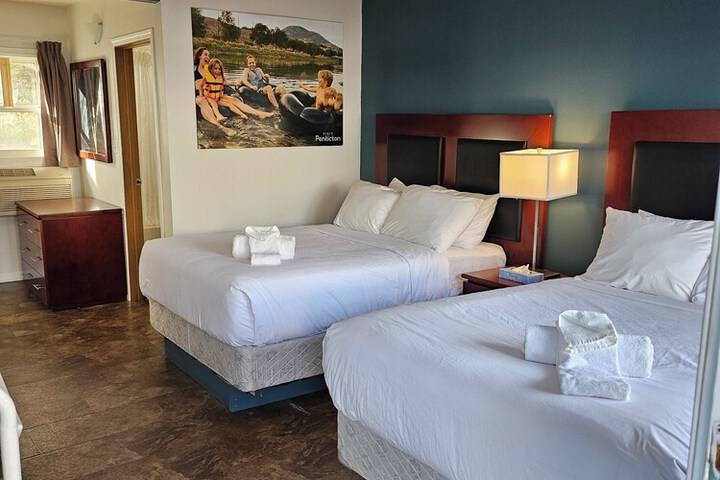 Shoreline Resort