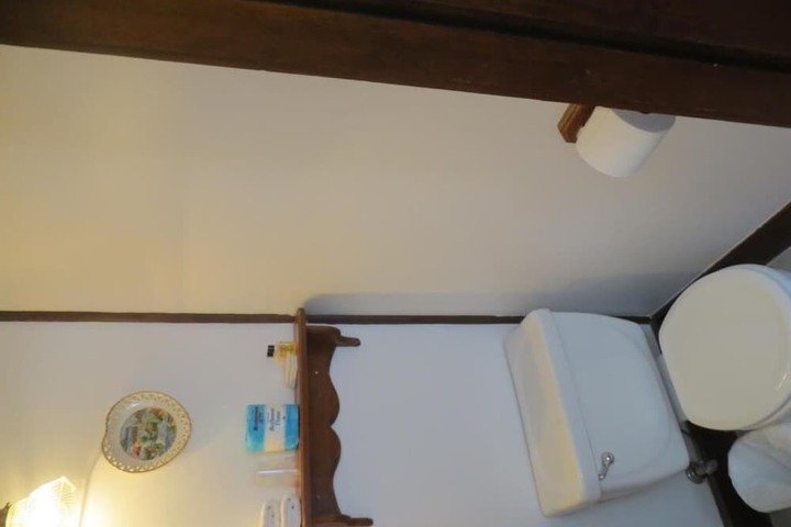 Room 52 of 80
