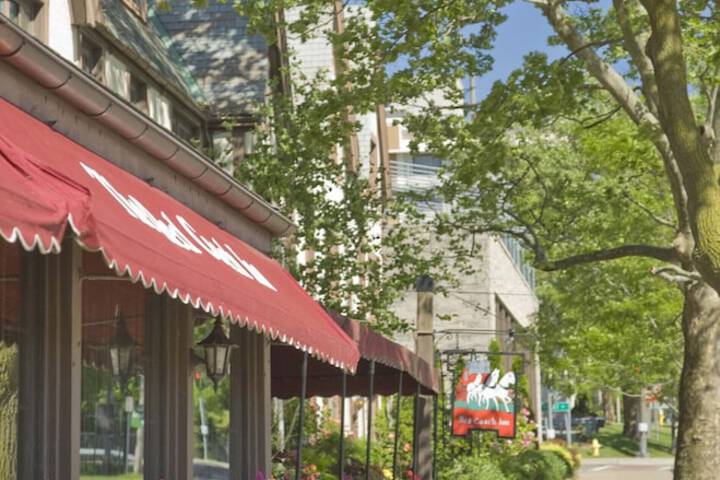 Red Coach Inn