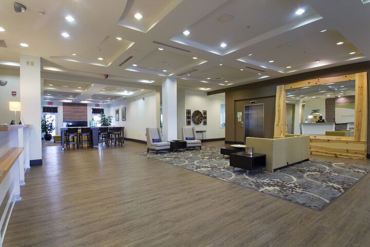 Holiday Inn Bloomington-Airport by IHG