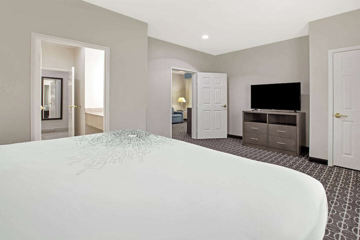 Room 16 of 41