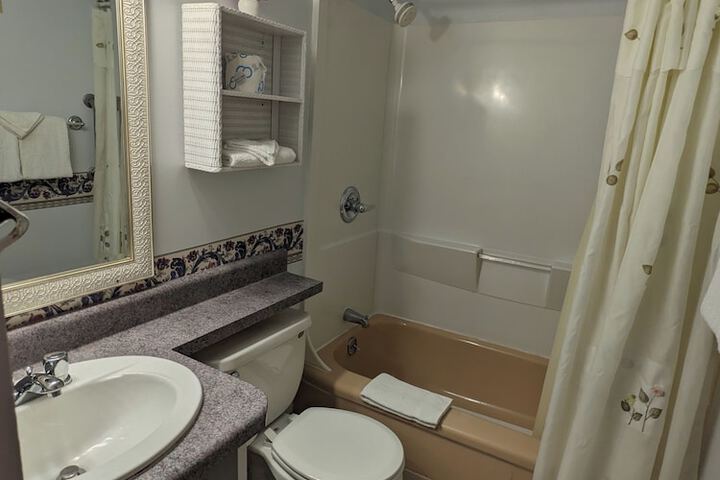 Room 5 of 24