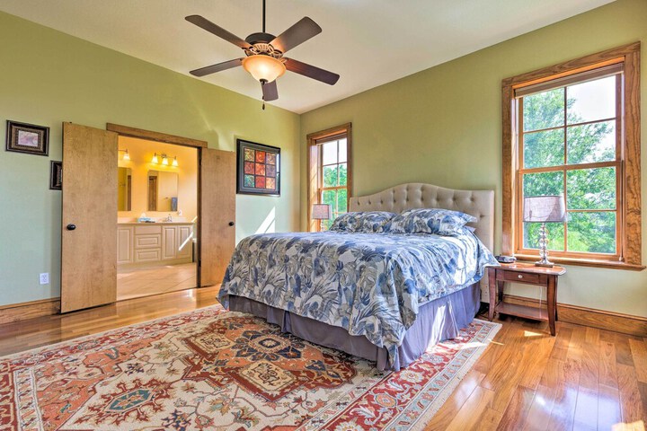 Bright Waveland Home - Walk to Beach Access!