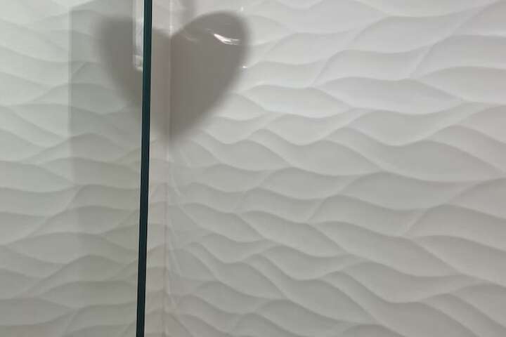 Room 25 of 33