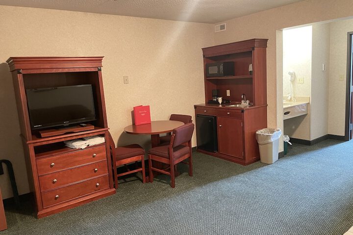 Room 19 of 38